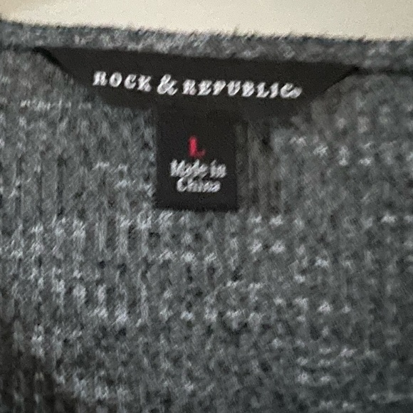 R&R Long sleeve faux wrap top - Picture 2 of 3